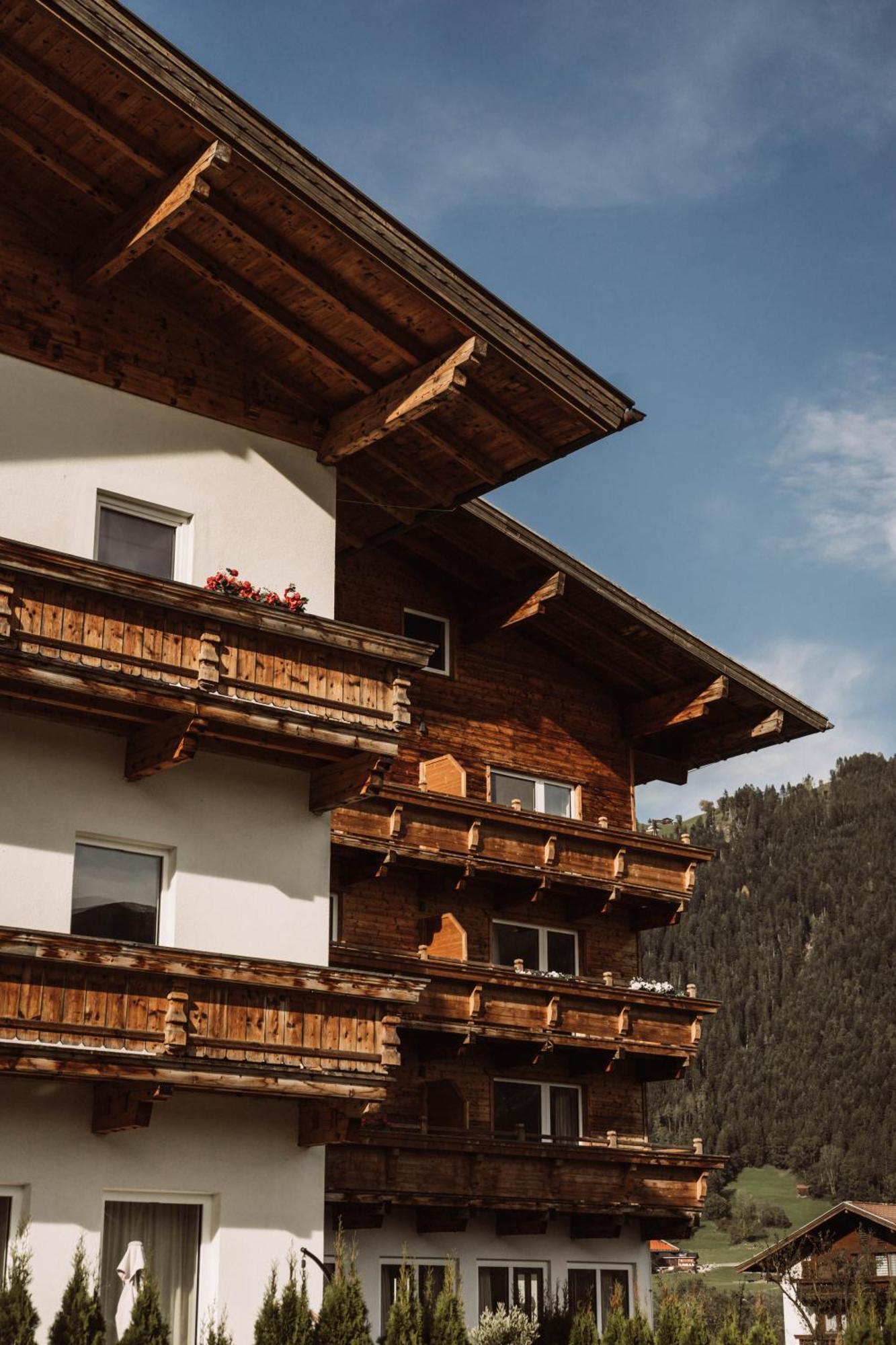 Lebe'Schlitters - Das Ferienapartmenthaus Im Zillertal Eksteriør bilde