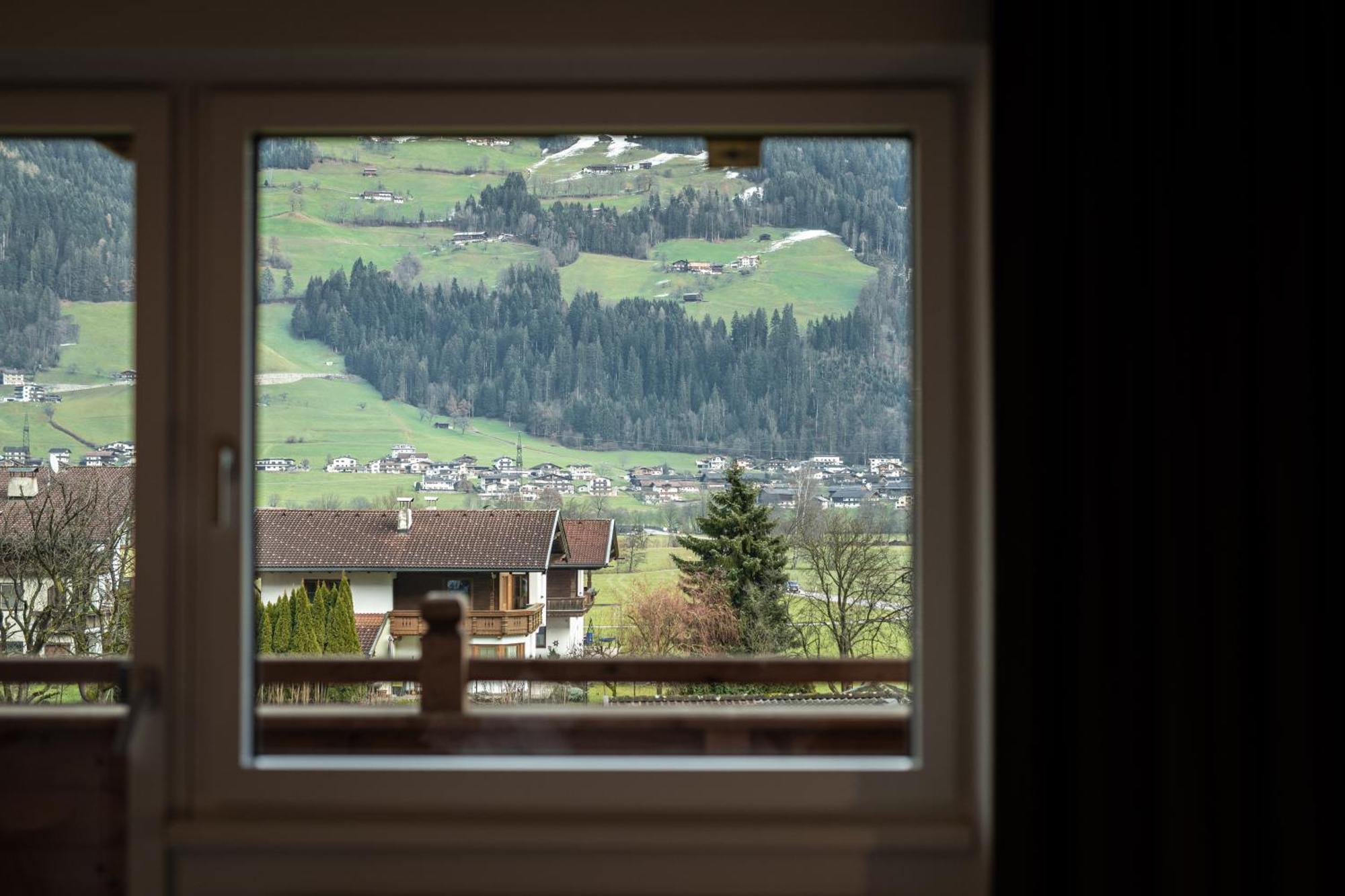 Lebe'Schlitters - Das Ferienapartmenthaus Im Zillertal Eksteriør bilde